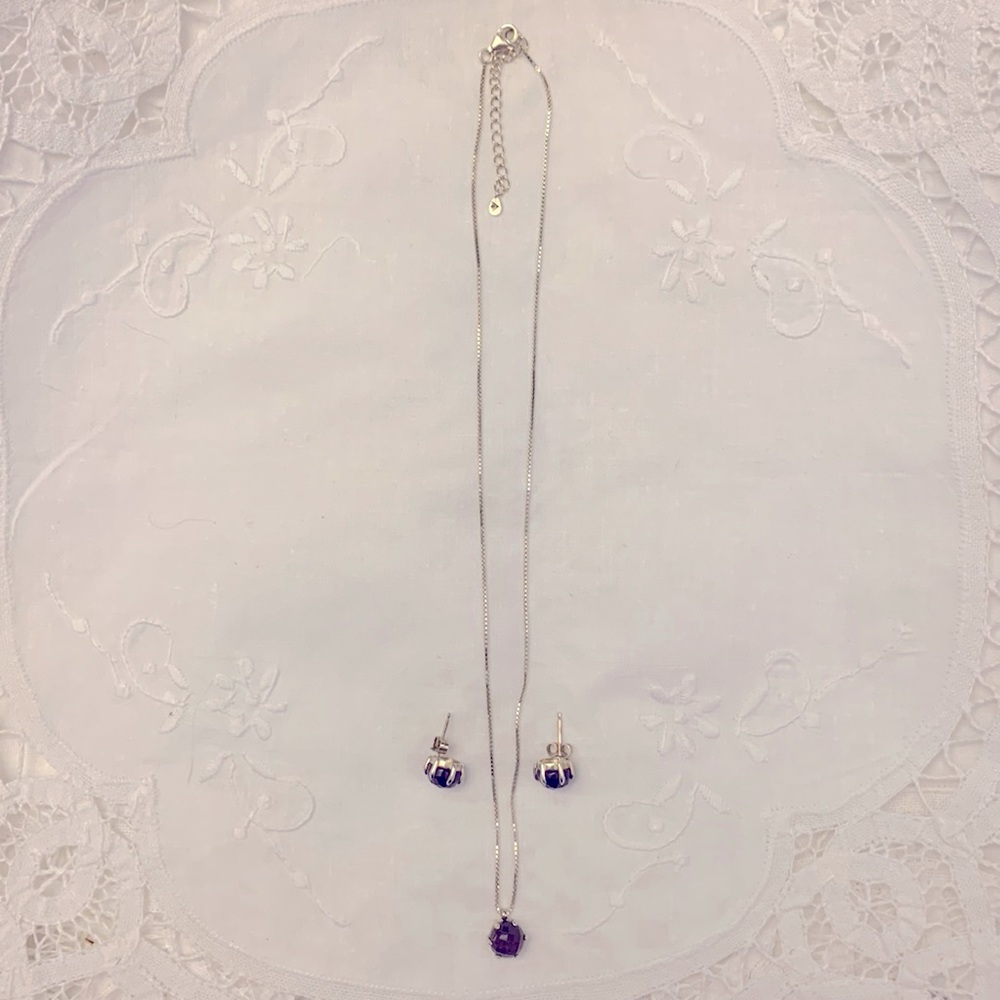 Silpada necklace with pendant and matching earrings